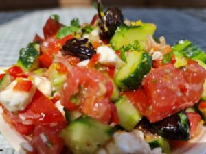 Salade crétoise, une salade pour accompagner des grillades ou tout simplement en entrée